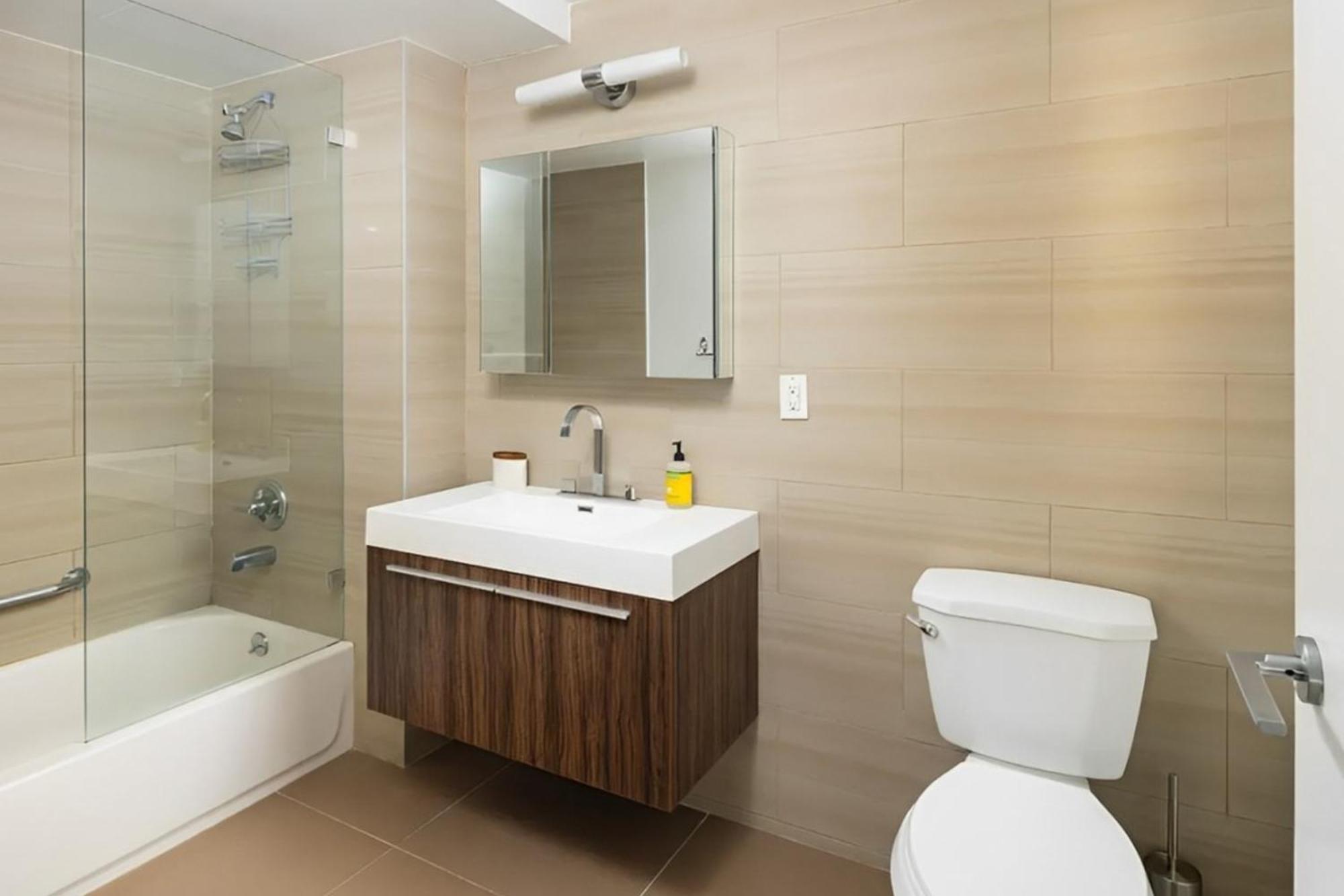 Large Upper East Side 1bd Elevator Rooftop Appartement New York